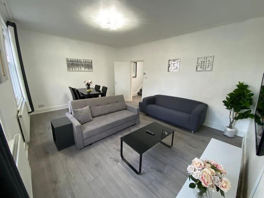 2 Bedroom Flat In London Exterior photo