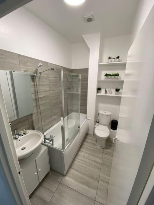 2 Bedroom Flat In London Exterior photo
