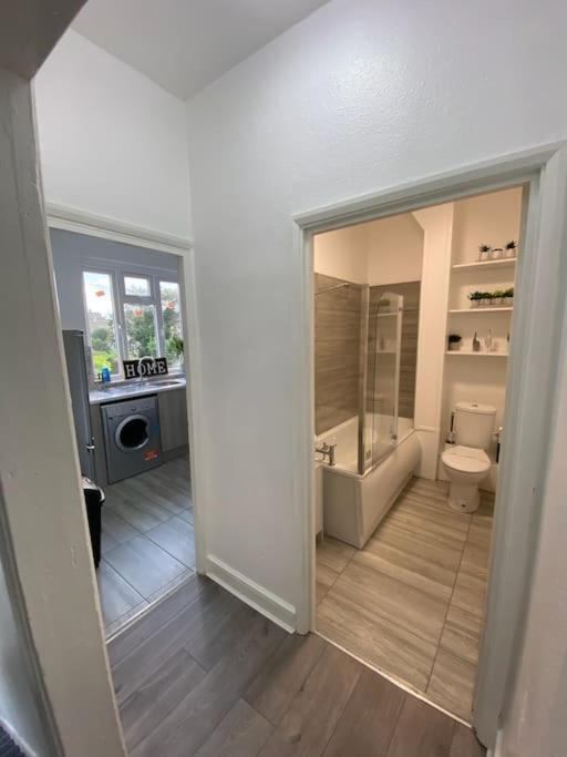 2 Bedroom Flat In London Exterior photo